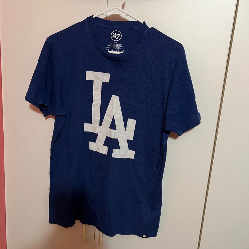 47: LA dodgers blue t-shirt.